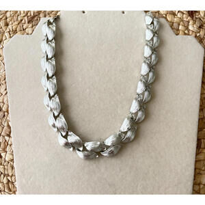 Vintage Lisner Shiny Brushed Silver Tone Leaf Link Necklace Signed 16 In